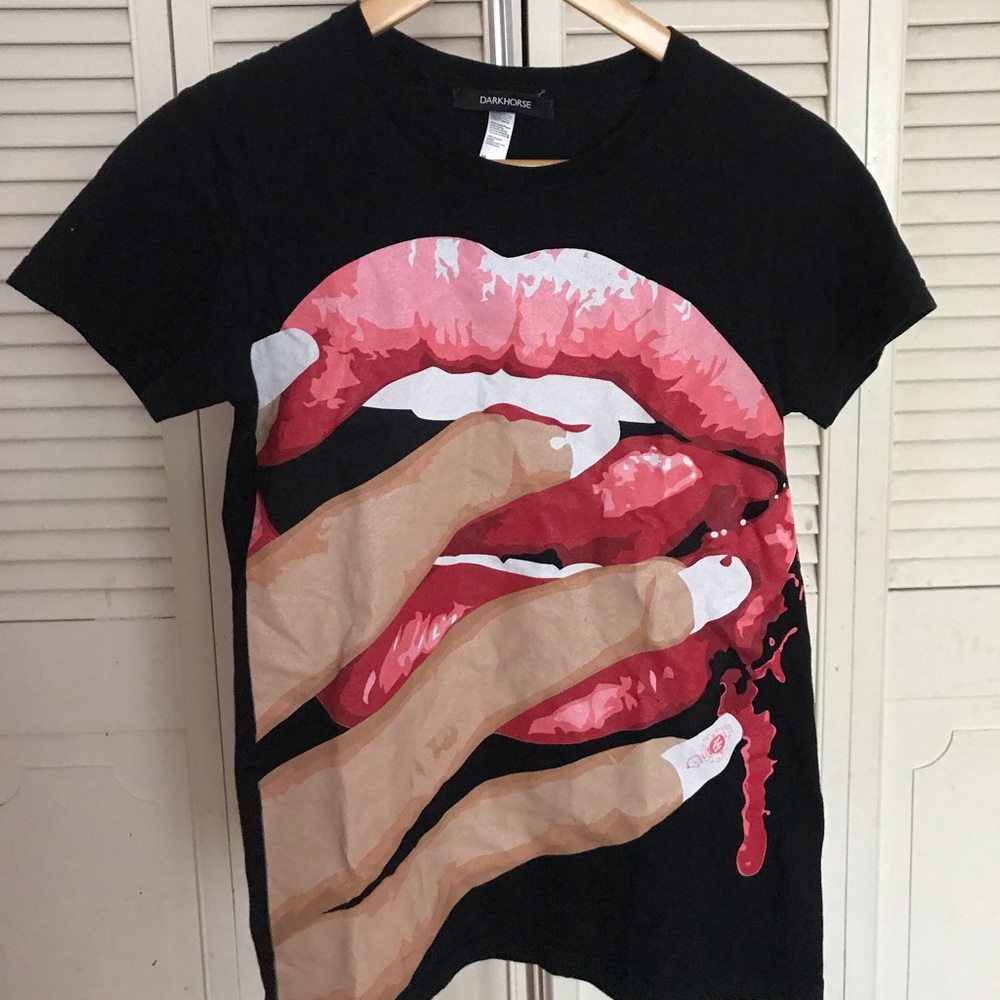 Lips! Graphic T-shirt